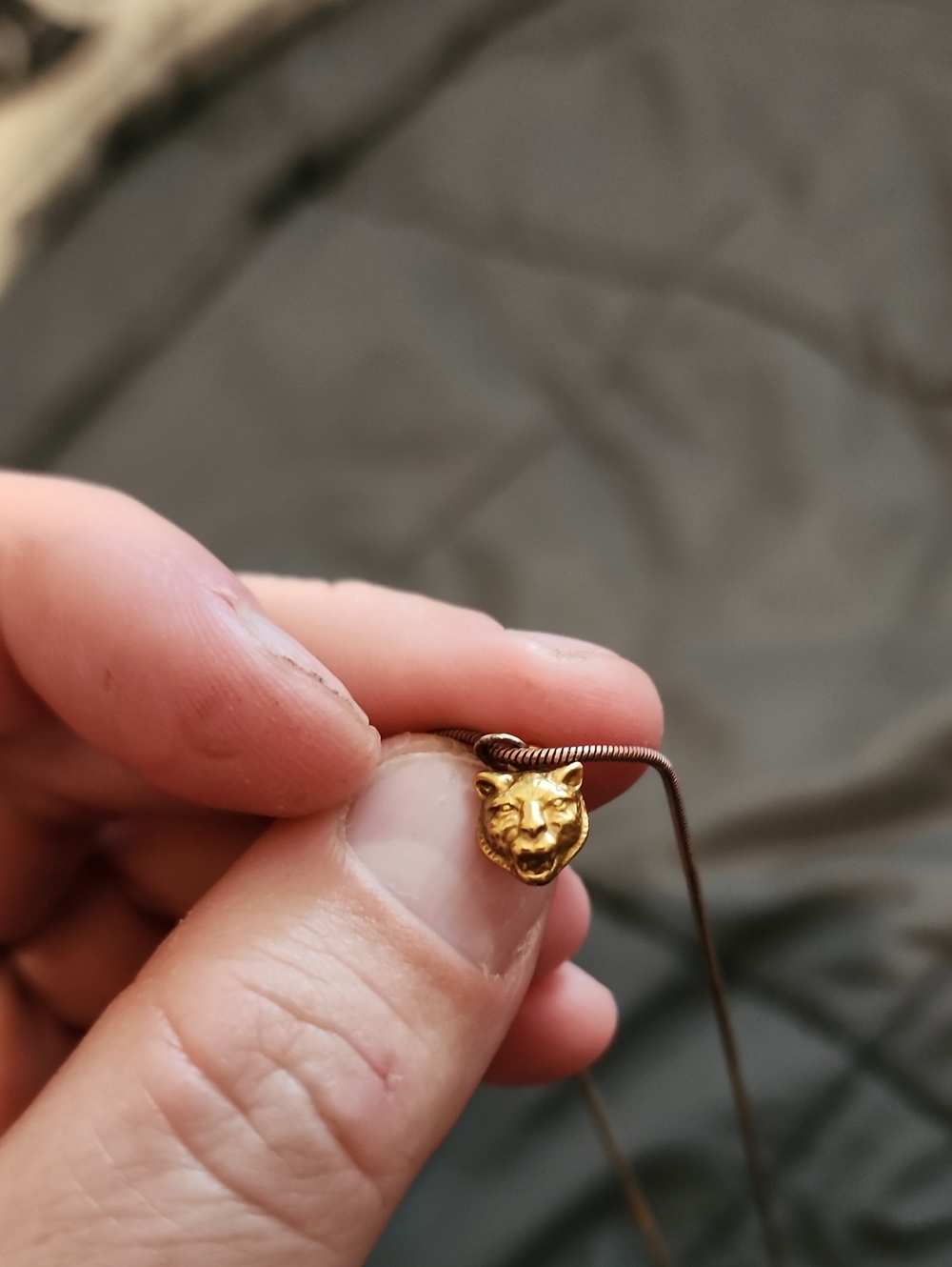 Authentic Gucci Lion Head Petite Gold Necklace - Picture 3 of 3